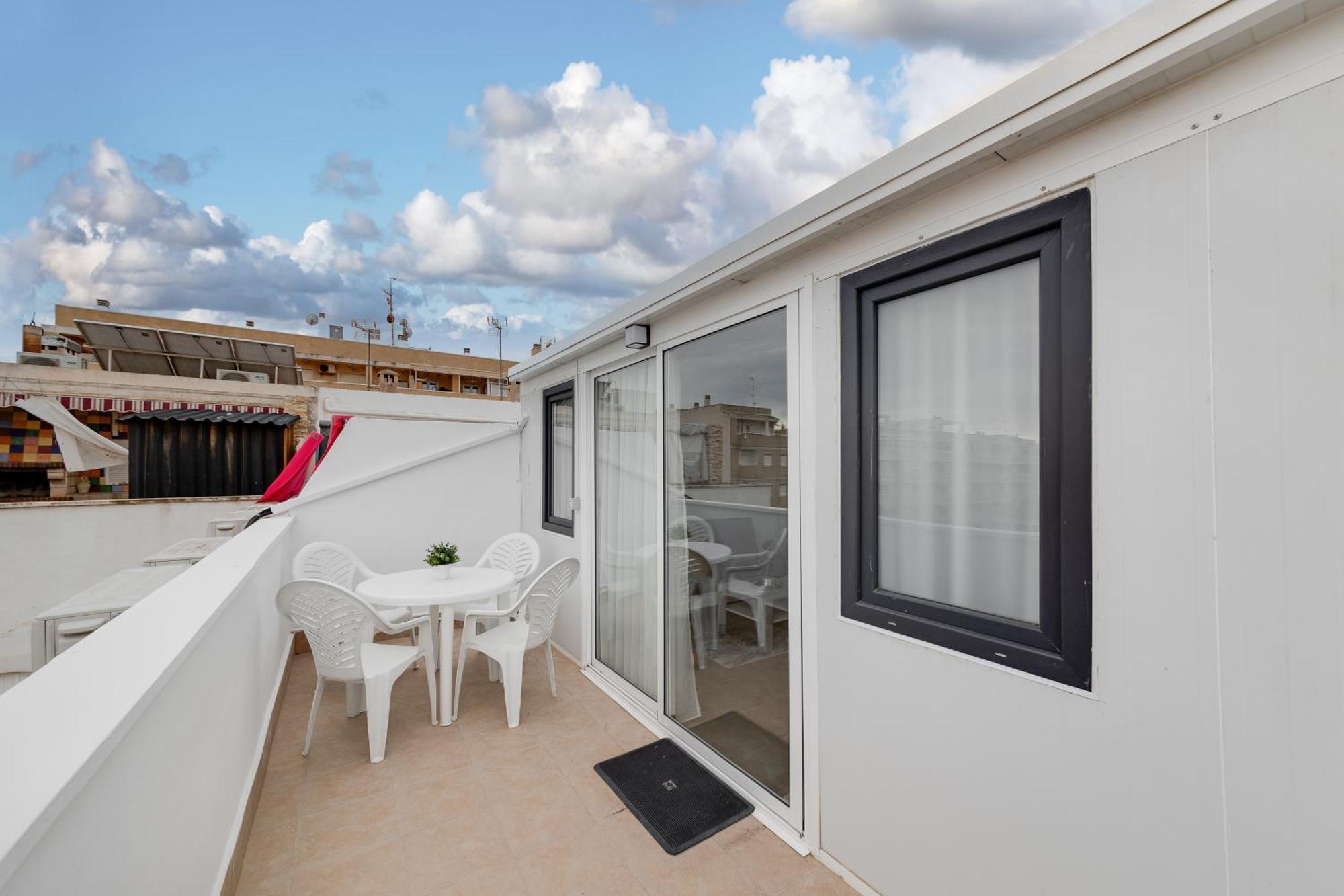 Cosy Apartment Near The Sea Τορεβιέχα Εξωτερικό φωτογραφία